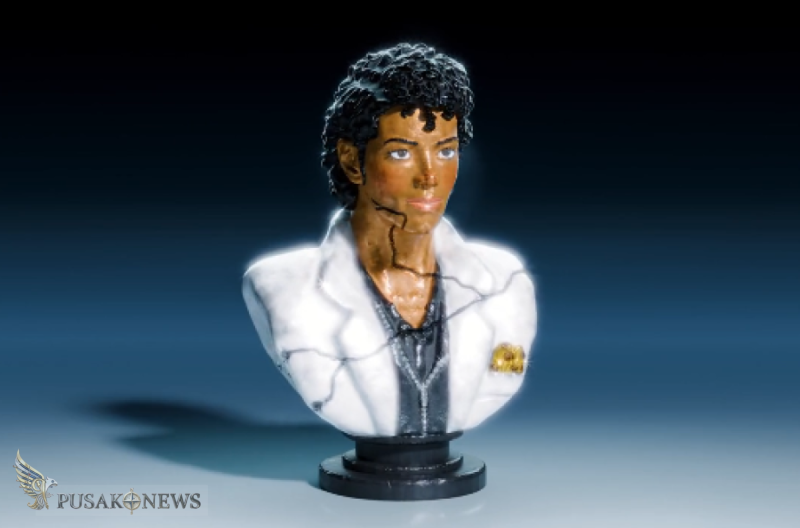 Ilustrasi: Biopik Michael Jackson Dirombak Total! Adegan Kontroversial Mendadak Dihapus.
©PusakoNews.com/red