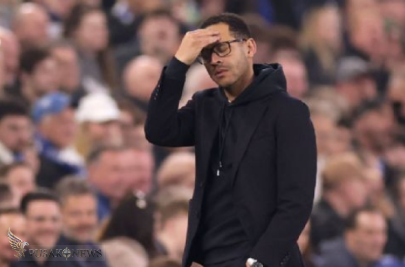 Hanya 106 hari setelah dipekerjakan, Liam Rosenior dipecat sebagai manajer Chelsea pada hari Rabu