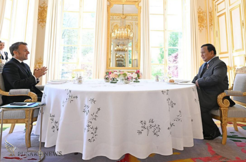 Presiden Republik Indonesia Prabowo Subianto melaksanakan pertemuan empat mata dengan Presiden Republik Prancis Emmanuel Macron, di Istana Élysée, Paris, pada Selasa, 14 April 2026.
©PusakoNews.com/red