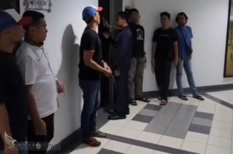 Detik-Detik Penggerebekan Begal Damkar di Jakut.
©PusakoNews.com/red