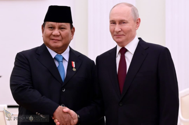 Presiden Republik Indonesia, Prabowo Subianto, menggelar pertemuan dengan Presiden Federasi Rusia, Vladimir Putin, di Istana Kremlin pada Senin, 13 April 2026. 
©PusakoNews.com/BPMI Setpres