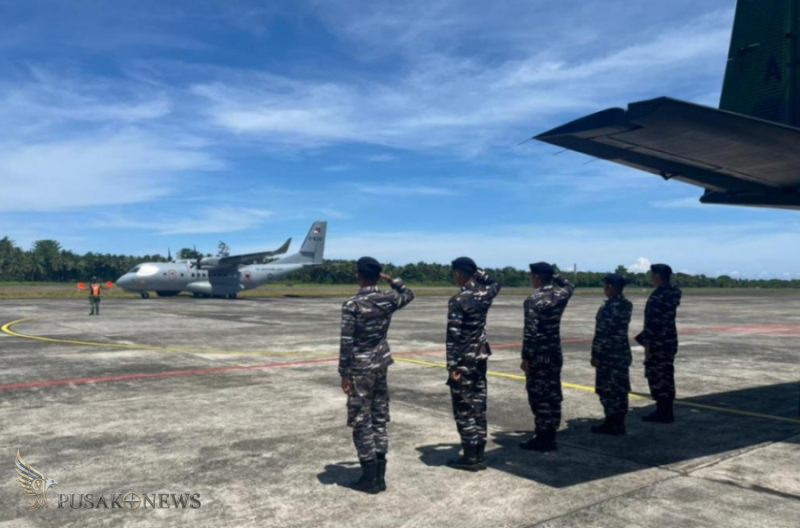 Pesawat binaan Pusat Penerbangan TNI AL (Puspenerbal) tersebut tiba dan mendarat di Bandara Internasional Pattimura, Ambon, Maluku, Sabtu (18/4).