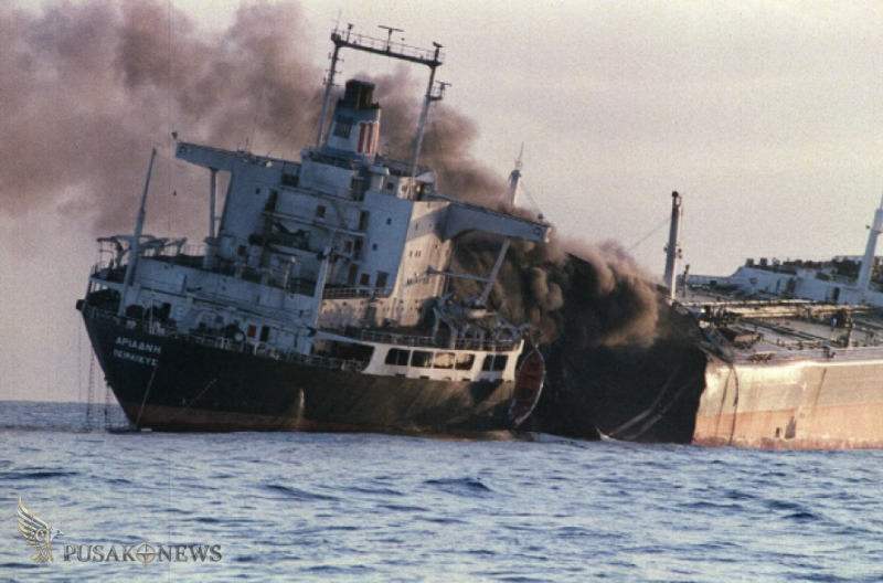 Ilustrasi: Sebuah kapal tanker terdaftar di Yunani diserang oleh Iran dua kali dalam satu hari di lepas pantai Dubai pada Desember 1987 di tengah Perang Tanker