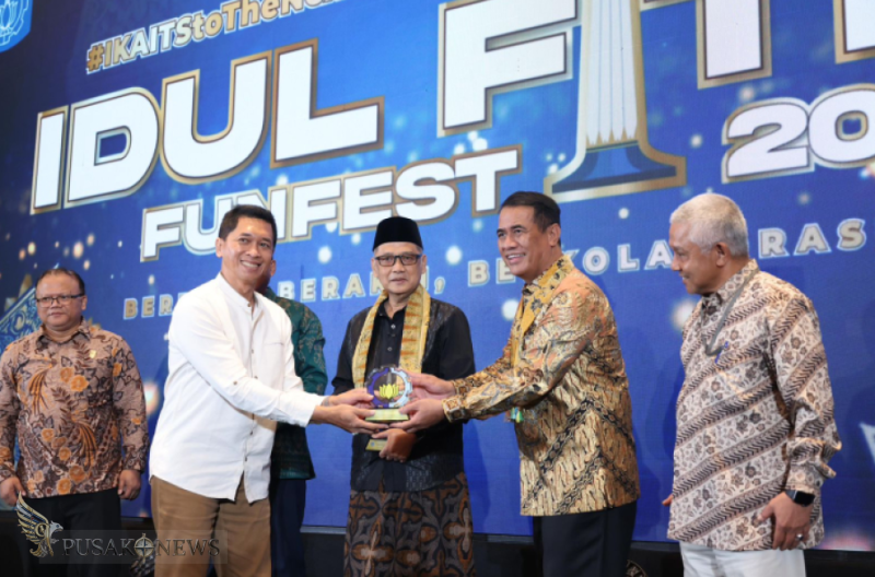 Mentan, Andi Amran Sulaiman menghadiri kegiatan Idul Fitri FunFest 2026 yang diselenggarakan Ikatan Alumni Institut Teknologi Sepuluh Nopember (IKA ITS) di Jakarta, Sabtu (11/4)
©PusakoNews.com/red