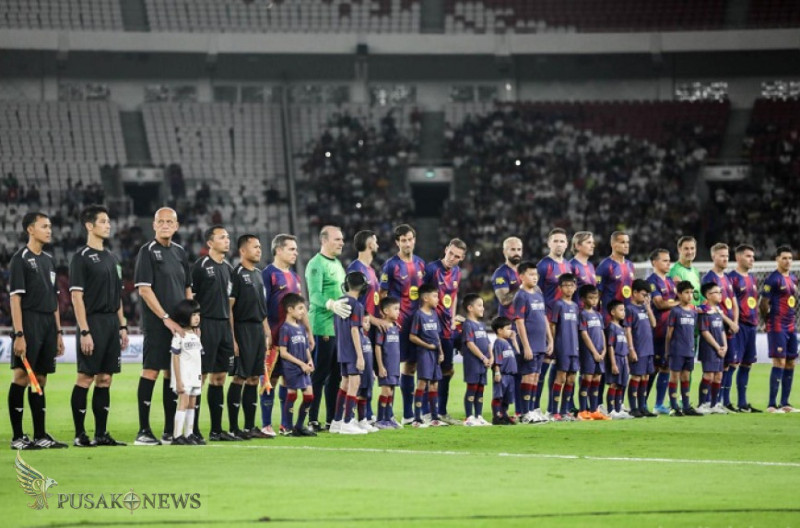 DRX World Legends vs Barcelona Legends di Stadion Utama Gelora Bung Karno (SUGBK), Jakarta, Sabtu (18/4/2026)