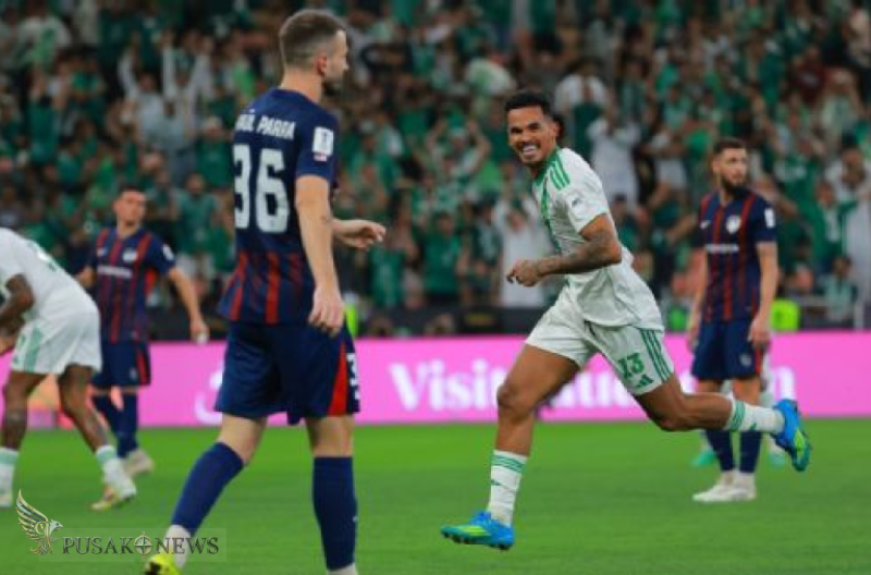 Setelah Franck Kessié menyamakan kedudukan untuk Al Ahli, Galeno kemudian mencetak gol dengan tendangan jarak jauh yang menakjubkan pada menit ke-54 -- yang akhirnya terbukti menjadi gol penentu kemenangan yang membawa timnya lolos ke semifinal Liga Champ