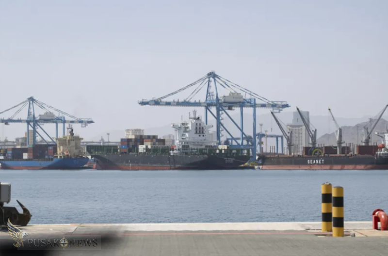 Fujairah adalah pelabuhan dan fasilitas penyimpanan minyak terbesar di UEA.
