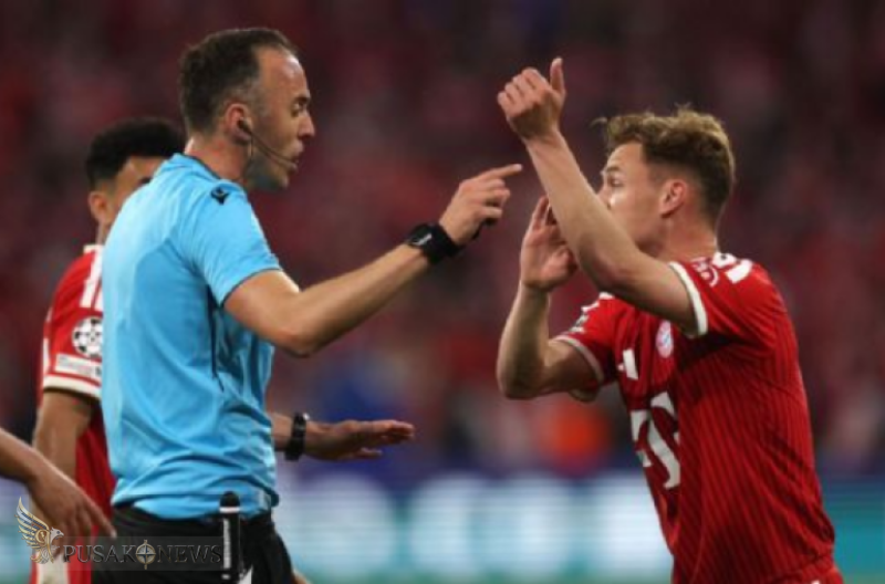 Apakah wasit Joao Pinheiro dan VAR mengambil keputusan yang tepat dengan mengabaikan protes handball dari Bayern Munich?