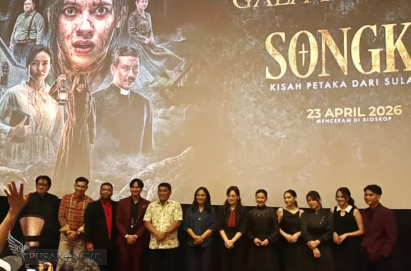 Yulius Selvanus bersama sutradara dan para pemain film Songko
