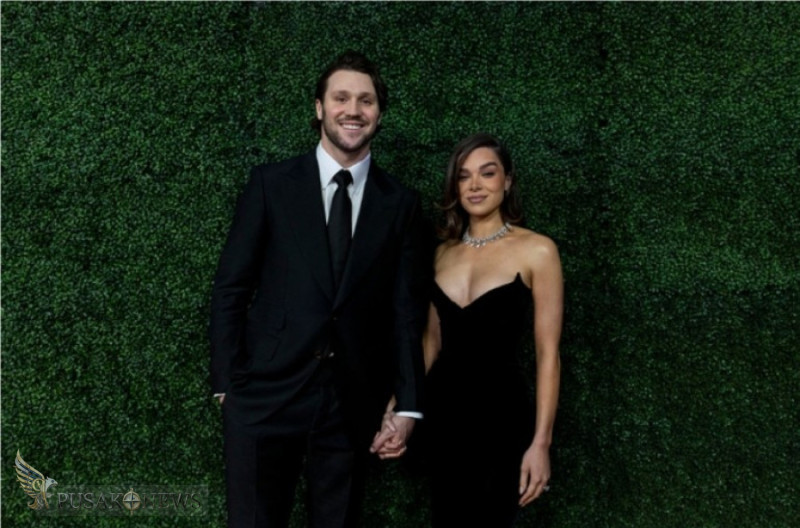 Hailee Steinfeld dan Josh Allen Bagikan Foto Pertama Bayi Perempuan Mereka
