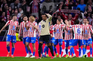 Dibantai Atletico Madrid 0-4! Hansi Flick Murka Usai VAR Bermasalah