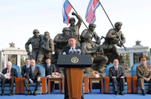 Kim Jong Un memuji Pasukan yang 'Meledakkan Diri' Untuk Menghindari Penangkapan oleh Ukraina