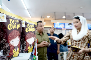 Wamendag Tinjau UMKM Bron Chips, Dorong Penguatan Sinergi dengan Ritel Modern