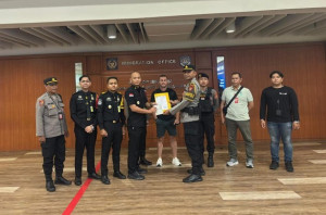 Imigrasi Ngurah Rai Amankan WNA Inggris yang Terdaftar Red Notice Interpol