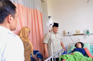 Presiden Prabowo Tinjau Langsung Korban Tabrakan Kereta di RSUD Bekasi