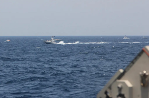 Mengapa 'Armada Nyamuk' Iran Tetap Menjadi Ancaman Serius di Selat Hormuz?