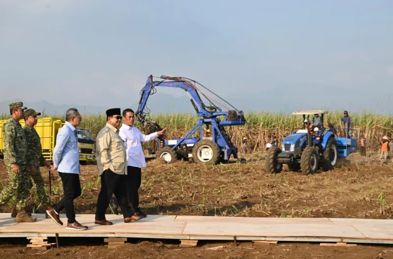 Prabowo Pimpin Panen Raya Nasional Bersama TNI, Perkuat Ketahanan Pangan dan Percepat Swasembada Energi Prabowo Pimpin Panen Raya Nasional Bersama TNI, Perkuat Ketahanan Pangan dan Percepat Swasembada Energi
