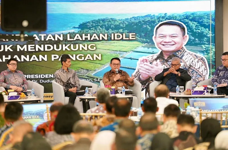 Kepala Staf Kepresidenan, Jenderal TNI (Purn.) Dudung Abdurachman, menghadiri Focus Group Discussion (FGD) di Kementerian Imigrasi dan Pemasyarakatan yang membahas pemanfaatan lahan idle atau lahan ‘tidur’ di sekitar lembaga pemasyarakatan untuk mendukung