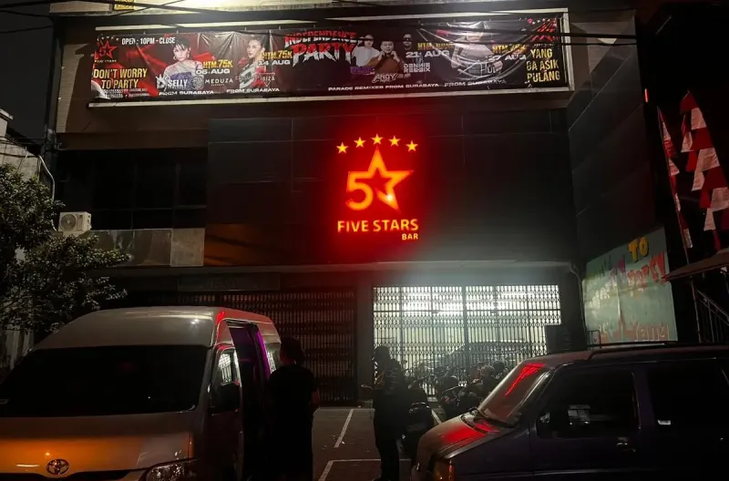 Bareskrim Polri Gerebek THM Five Star di Denpasar, 53 Orang Diamankan Terkait Dugaan Peredaran Narkoba Bareskrim Polri Gerebek THM Five Star di Denpasar, 53 Orang Diamankan Terkait Dugaan Peredaran Narkoba