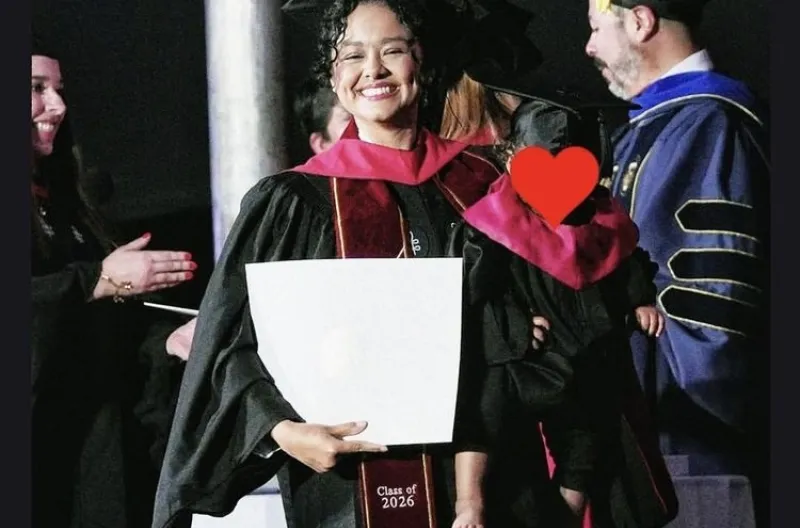 Anak Anies Baswedan Raih Gelar S2 Harvard, Tia Wisuda Sambil Gendong Buah Hati