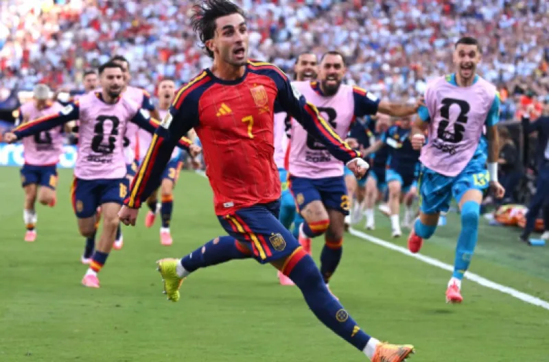Torres merayakan gol pertama timnya sekaligus penentu kemenangan Spanyol atas Argentina