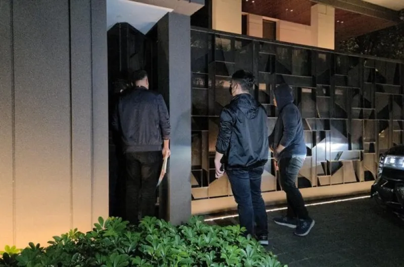 OTT Imigrasi Jakbar, Rumah Wamen Imipas Silmy Karim Digeledah Penyidik KPK