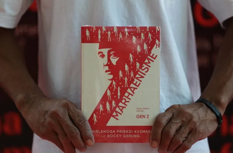 Dengan tebal 340 halaman, buku Marhaenisme: Dalil Baru untuk Gen Z menyajikan pembahasan mengenai relevansi Marhaenisme bagi Generasi Z