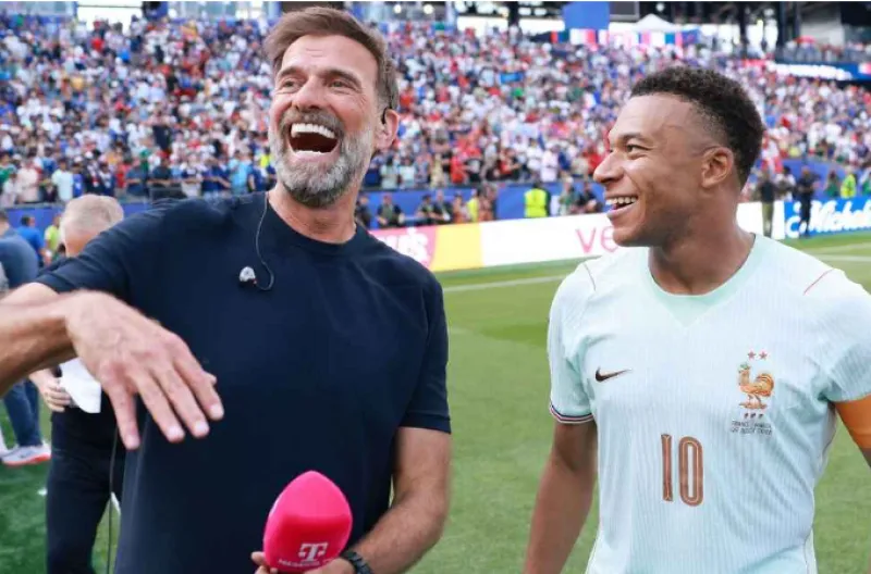 Jürgen Klopp menghabiskan Piala Dunia 2026 dengan bekerja sebagai analis TV untuk stasiun televisi Jerman, MagentaTV