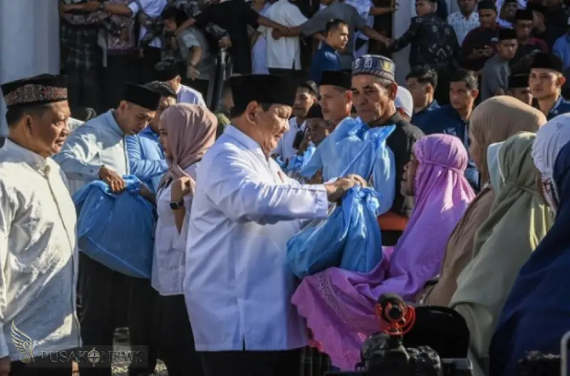 Disambut Haru! Prabowo Salat Id di Masjid Darussalam
©PusakoNews.com/red