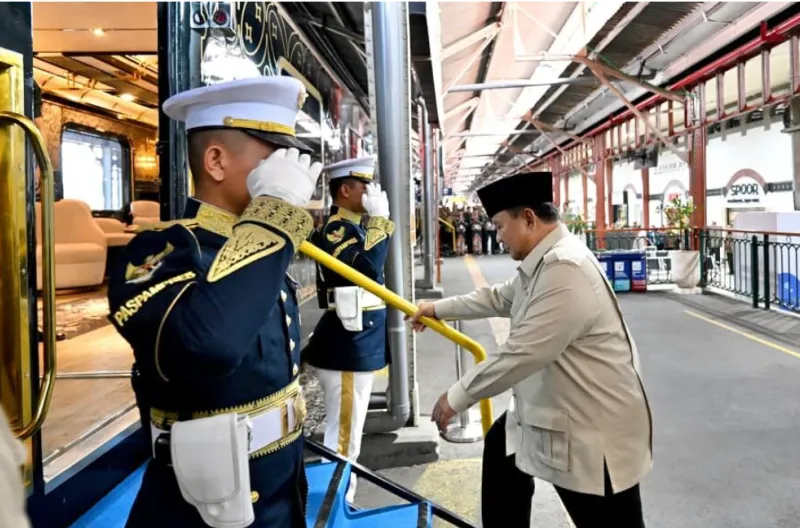 Presiden Prabowo Subianto melanjutkan rangkaian kunjungan kerjanya menuju Kabupaten Batang menggunakan moda transportasi KA Nusantara Explorer, pada Kamis, 30 Juli 2026