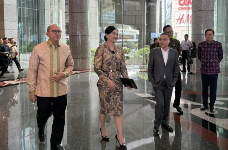 IHSG Melemah Tajam, Dasco dan Rosan Roeslani Langsung Turun ke BEI