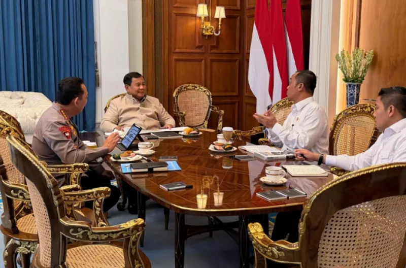 Presiden Prabowo Subianto menerima Kepala Kepolisian Negara Republik Indonesia (Kapolri) Jenderal Polisi Listyo Sigit Prabowo di Istana Merdeka, Jakarta, pada Kamis, 25 Juni 2026.