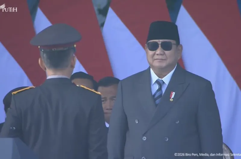 Presiden Prabowo Subianto menjadi inspektur upacara Hari Bhayangkara ke-80