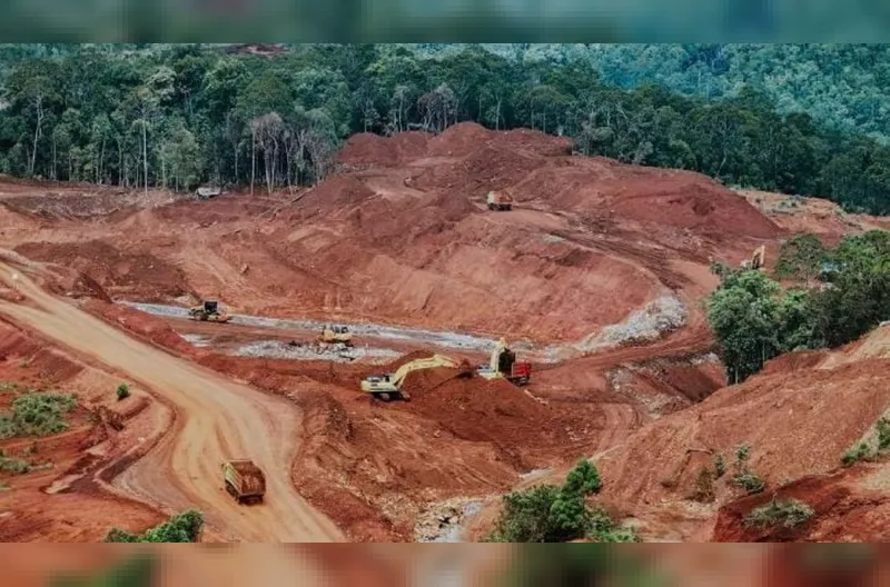 Pertambangan nikel di Pulau Kawe oleh PT Kawei Sejahtera Mining, Kabupaten Raja Ampat, Provinsi Papua Barat Daya