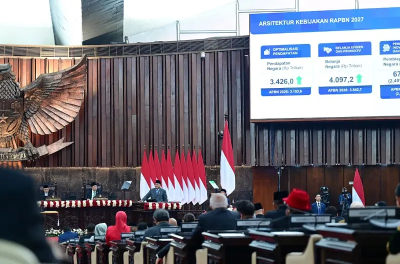 Presiden Prabowo Subianto menyampaikan Keterangan Pemerintah atas Rancangan Undang-Undang (RUU) tentang APBN Tahun Anggaran 2027 beserta Nota Keuangan dan dokumen pendukungnya dalam Rapat Paripurna Pembukaan Masa Persidangan I DPR RI Tahun Sidang 2026–202