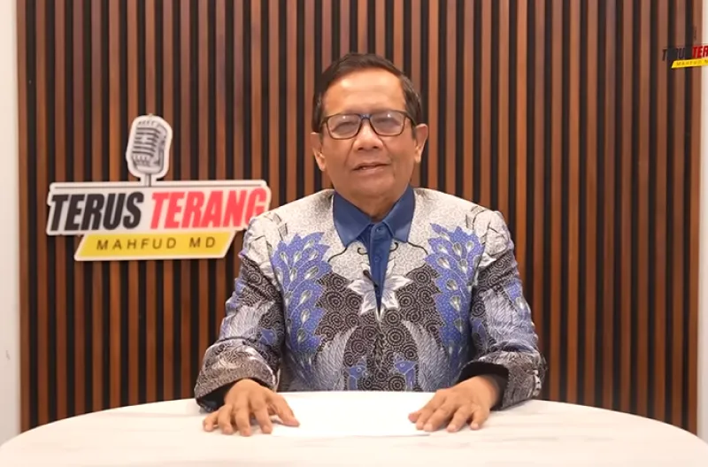 Mahfud MD Bongkar Kejanggalan Kasus Febrie, Pengalihan Penyidikan Dinilai Tak Sesuai KUHAP Mahfud MD Bongkar Kejanggalan Kasus Febrie, Pengalihan Penyidikan Dinilai Tak Sesuai KUHAP
