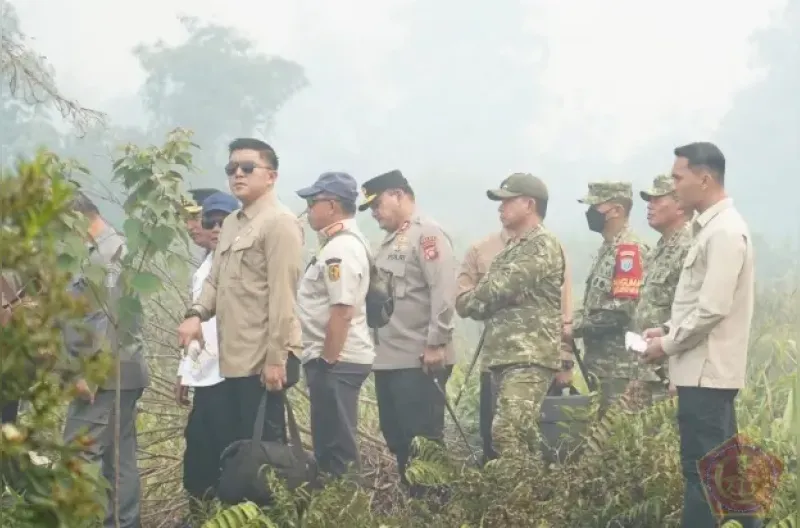 Panglima TNI Dampingi Presiden Prabowo Tinjau Penanganan Karhutla di Kalimantan Barat