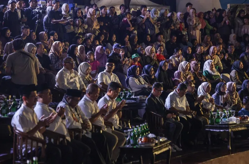 Rano Karno bersama warga berdoa bersama menyambut tahun baru Islam 1448 Hijriah
