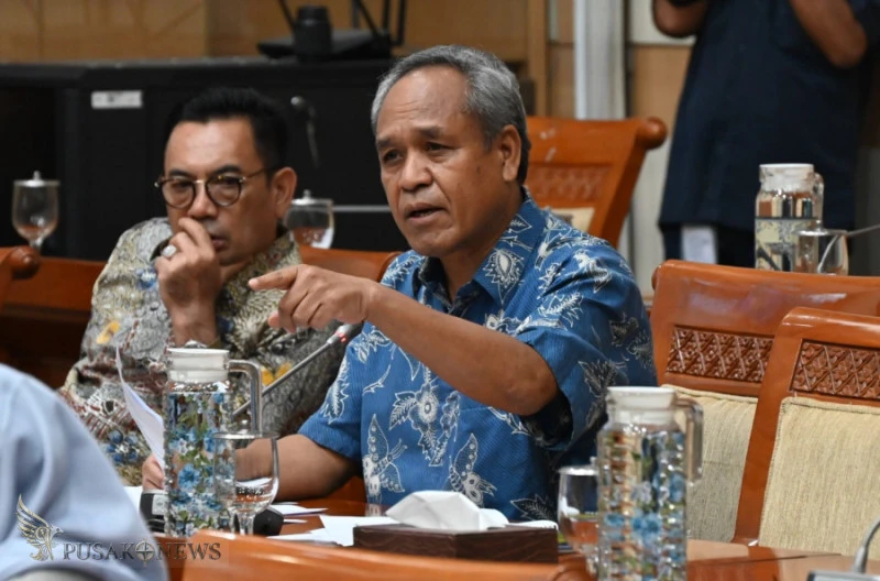 Anggota Komisi III DPR RI, Benny K Harman dalam Rapat Dengar Pendapat (RDP) dan Rapat Dengar Pendapat Umum (RDPU) bersama unsur kejaksaan dan pihak terkait di Jakarta, Kamis (2/4/2026).
©PusakoNews.com/red