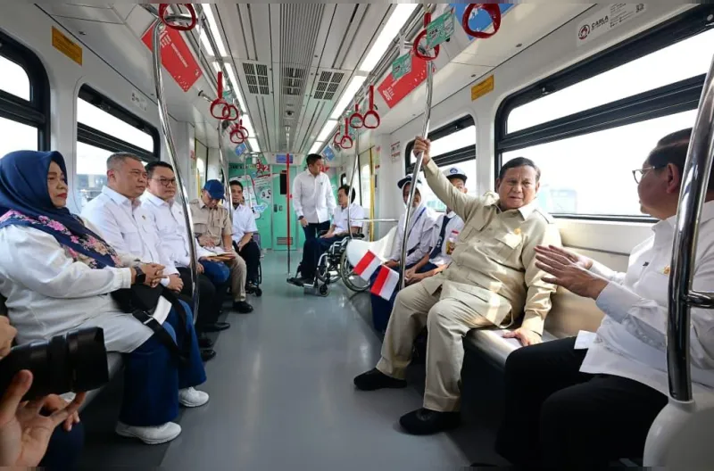 Prabowo Resmikan LRT Kelapa Gading–Manggarai, Tempuh 28 Menit dan Tarif Rp8 Selama Delapan Hari
