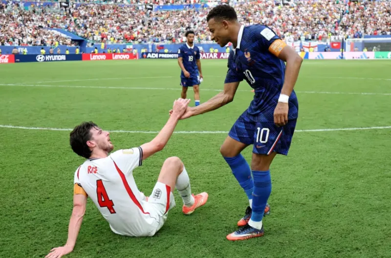 Declan Rice -  Kylian Mbappe