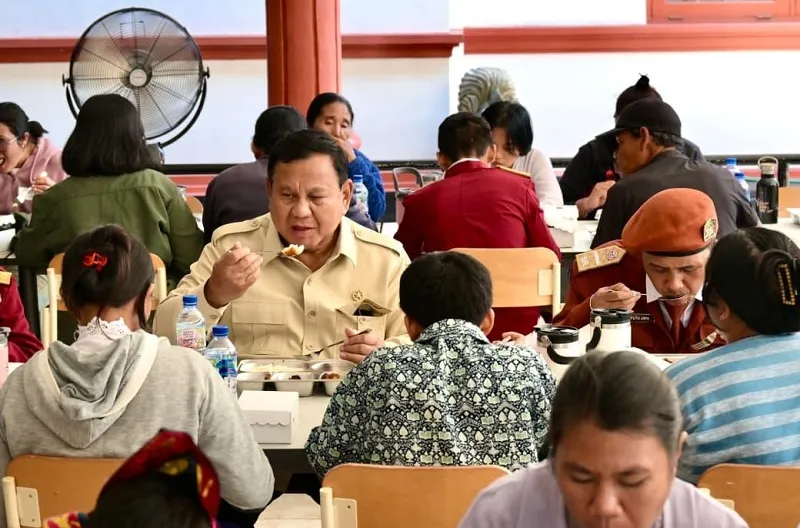 Presiden Prabowo Dengarkan Langsung Aspirasi Siswa dan Orang Tua di Sekolah Rakyat Tabanan, Harapan Baru Bagi Keluarga Prasejahtera