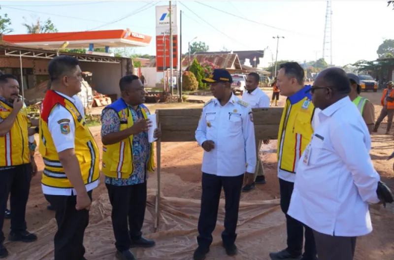 Gubernur Papua Selatan Tinjau Pembangunan Jalan Penghubung Kawasan Pusat Pemerintahan di Merauke