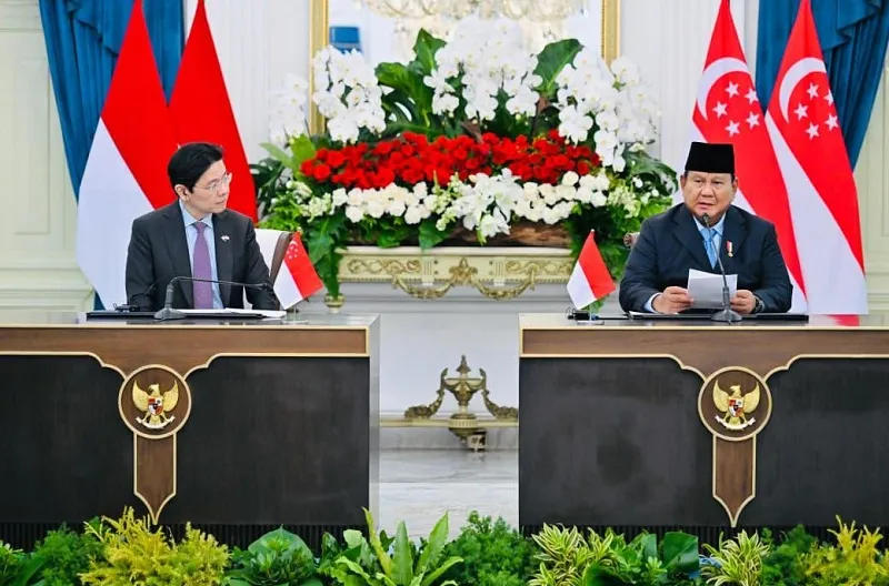 Hangat hingga Perpisahan, Presiden Prabowo Antar Langsung Keberangkatan PM Lawrence Wong