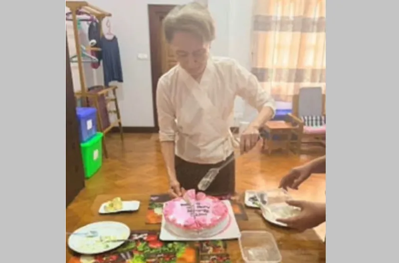Aung San Suu Kyi dari Myanmar merayakan ulang tahunnya yang ke-81 pada 19 Juni, seperti yang dirilis oleh media pemerintah pada hari Senin.