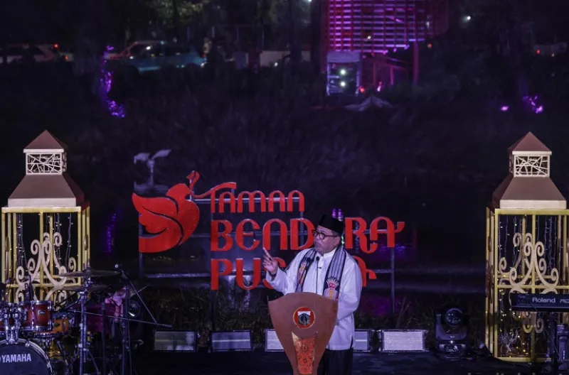 Wagub Rano Karno memberikan sambutan