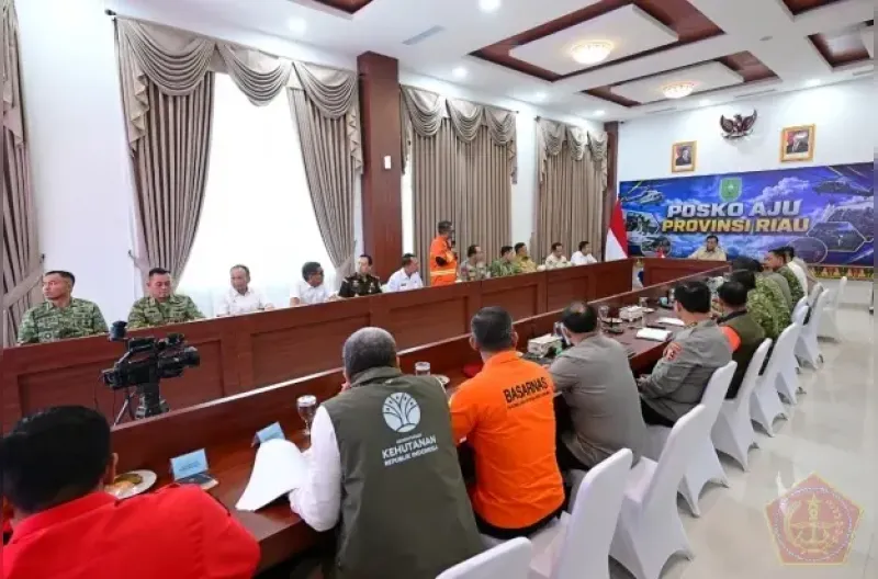Presiden Prabowo memimpin rapat penanganan karhutla di Pekanbaru dan Palembang pada 24 Agustus 2026.