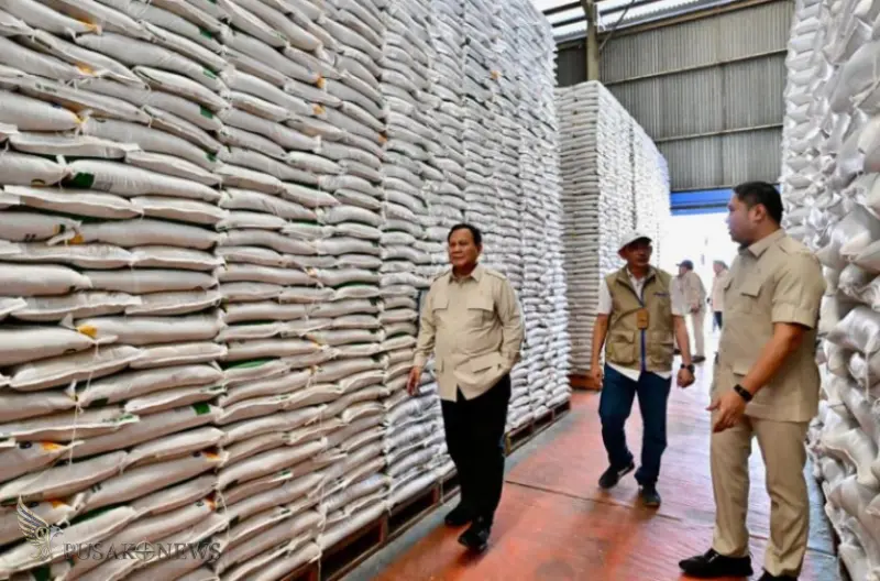Presiden Prabowo Sidak Gudang Bulog Danurejo Magelang, Pastikan Stok Beras Aman Presiden Prabowo Sidak Gudang Bulog Danurejo Magelang, Pastikan Stok Beras Aman