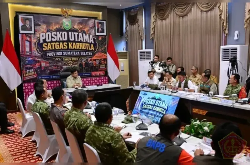 Presiden Prabowo dan Panglima TNI Tinjau Penanganan Karhutla di Riau-Sumsel