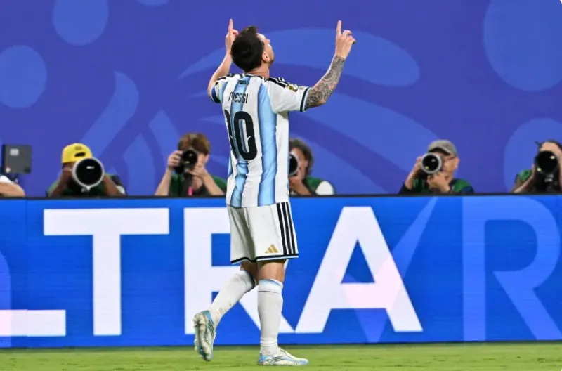Argentina Awali Misi Pertahankan Gelar, Taklukkan Aljazair 3-0 dan Messi Cetak Hat-trick Bersejarah